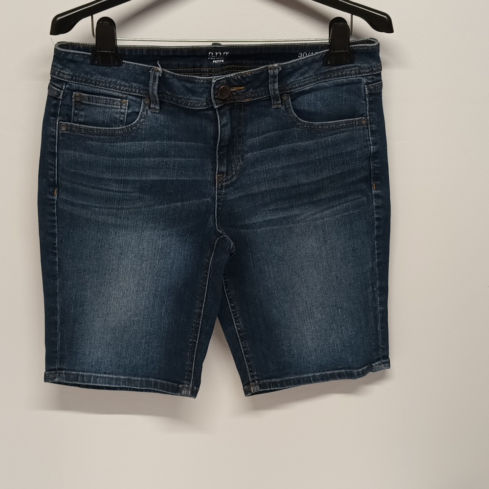 a.n.a Bermuda shorts women petite sz 30 / 10P mid-rise 9" denim shorts